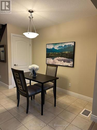 24 - 625 Blackbridge Road, Cambridge, ON - Indoor Photo Showing Dining Room