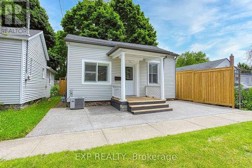 12 Napier Street, St. Catharines, ON - Outdoor