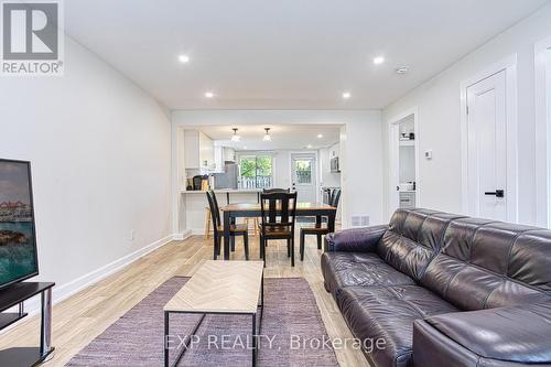 12 Napier Street, St. Catharines, ON - Indoor Photo Showing Living Room