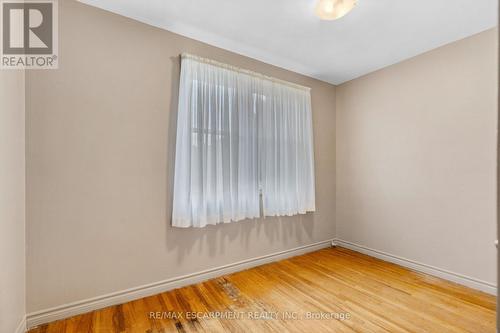 1454 Oakdale Street, London, ON - Indoor Photo Showing Other Room