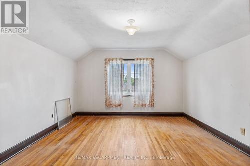 1454 Oakdale Street, London, ON - Indoor Photo Showing Other Room