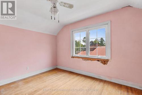 1454 Oakdale Street, London, ON - Indoor Photo Showing Other Room