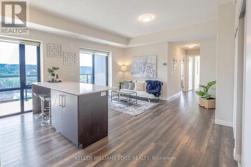 902 - 15 Queent Street S, Hamilton, ON - Indoor Photo Showing Living Room