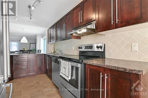 634 Lakeridge Drive, Ottawa, ON - Indoor Photo Showing Kitchen With Stainless Steel Kitchen With Upgraded Kitchen