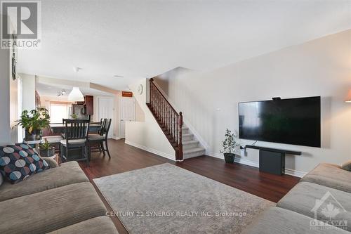 634 Lakeridge Drive, Ottawa, ON - Indoor Photo Showing Living Room