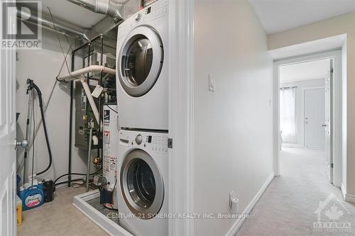 634 Lakeridge Drive, Ottawa, ON - Indoor Photo Showing Laundry Room