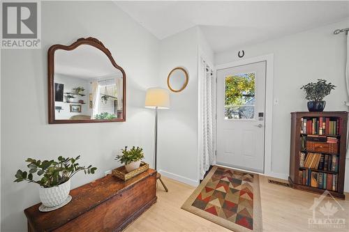 Back door entrance - 98 Chimo Drive, Kanata, ON - Indoor Photo Showing Other Room