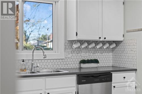 kitchen - 98 Chimo Drive, Kanata, ON - Indoor Photo Showing Kitchen With Double Sink