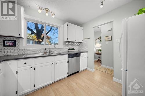 98 Chimo Drive, Kanata, ON - Indoor Photo Showing Kitchen