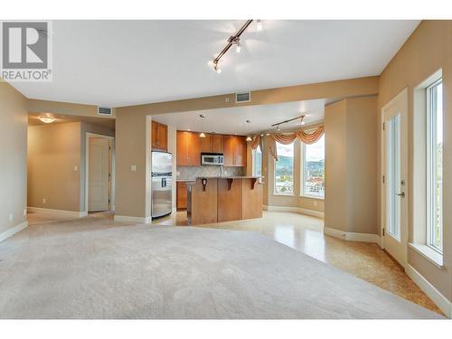 1947 Underhill Street Unit# 901, Kelowna, BC - Indoor Photo Showing Kitchen