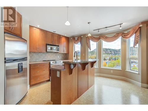 1947 Underhill Street Unit# 901, Kelowna, BC - Indoor Photo Showing Kitchen