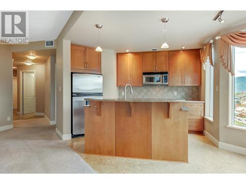 1947 Underhill Street Unit# 901, Kelowna, BC - Indoor Photo Showing Kitchen