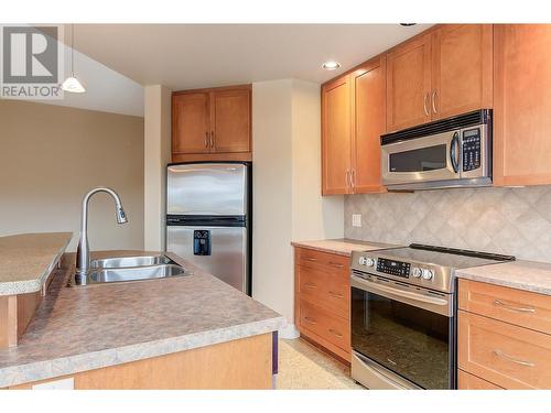 1947 Underhill Street Unit# 901, Kelowna, BC - Indoor Photo Showing Kitchen With Double Sink