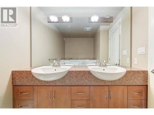 1947 Underhill Street Unit# 901, Kelowna, BC - Indoor Photo Showing Bathroom