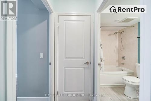 1701 - 35 Bales Avenue, Toronto, ON - Indoor Photo Showing Bathroom