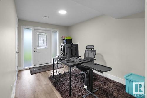 #Upper 1218 30 Av Nw, Edmonton, AB - Indoor Photo Showing Office