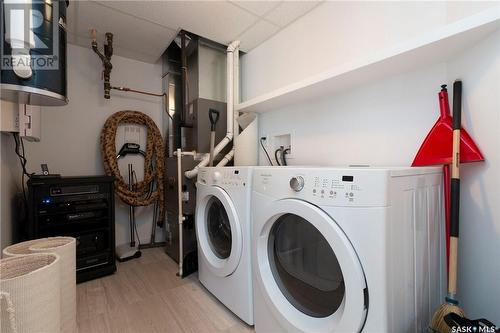 302 922 Broadway Avenue, Saskatoon, SK - Indoor Photo Showing Laundry Room