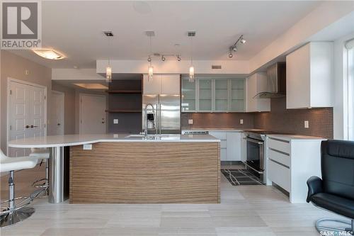 302 922 Broadway Avenue, Saskatoon, SK - Indoor Photo Showing Kitchen With Upgraded Kitchen