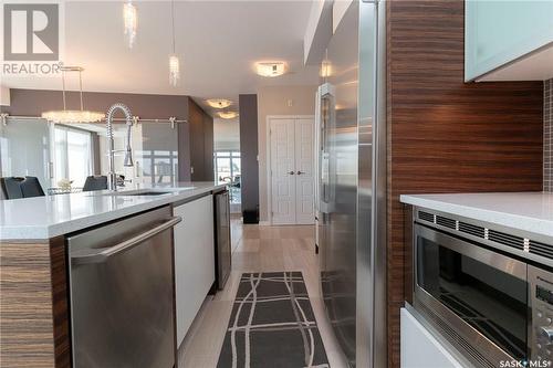 302 922 Broadway Avenue, Saskatoon, SK - Indoor Photo Showing Kitchen