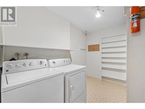 1045 Sutherland Road Unit# 238, Kelowna, BC - Indoor Photo Showing Laundry Room