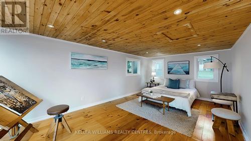 144 Ball Point Road, Kawartha Lakes, ON - Indoor Photo Showing Bedroom