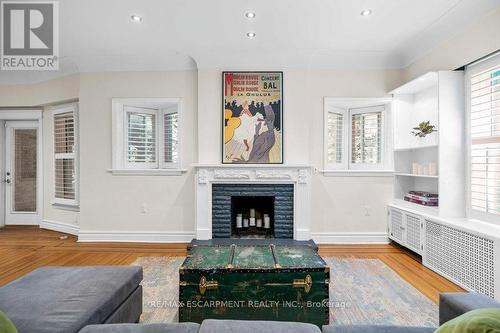 15 Freeman Place, Hamilton, ON - Indoor Photo Showing Living Room With Fireplace