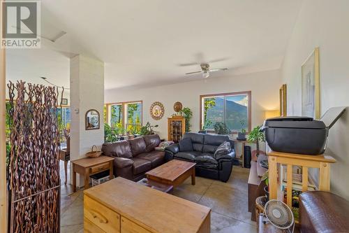 & 14506 Highway 3A Unit# 14504, Gray Creek, BC - Indoor Photo Showing Living Room