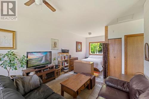 & 14506 Highway 3A Unit# 14504, Gray Creek, BC - Indoor Photo Showing Living Room