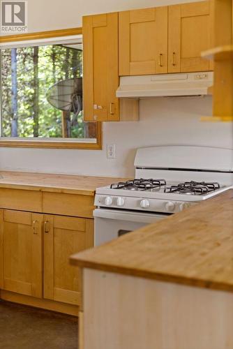 & 14506 Highway 3A Unit# 14504, Gray Creek, BC - Indoor Photo Showing Kitchen