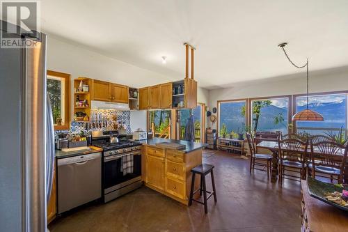 & 14506 Highway 3A Unit# 14504, Gray Creek, BC - Indoor Photo Showing Kitchen