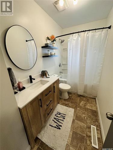 657 1St Avenue Ne, Preeceville, SK - Indoor Photo Showing Bathroom