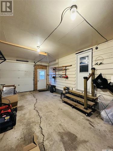 657 1St Avenue Ne, Preeceville, SK - Indoor Photo Showing Garage