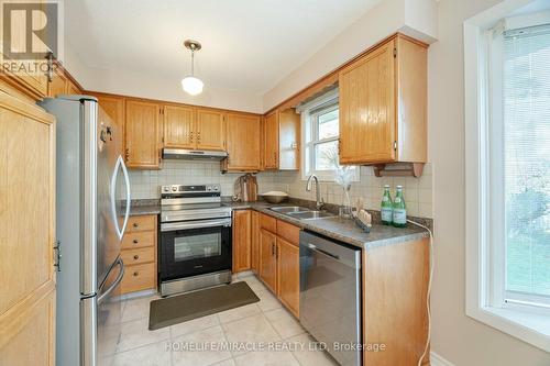 483 Labrador Drive, Oshawa, ON - Indoor Photo Showing Kitchen With Stainless Steel Kitchen With Double Sink