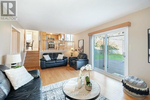 483 Labrador Drive, Oshawa, ON - Indoor Photo Showing Living Room