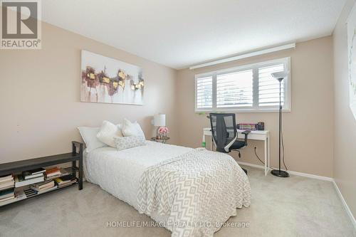 483 Labrador Drive, Oshawa, ON - Indoor Photo Showing Bedroom