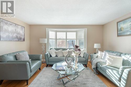 483 Labrador Drive, Oshawa, ON - Indoor Photo Showing Living Room