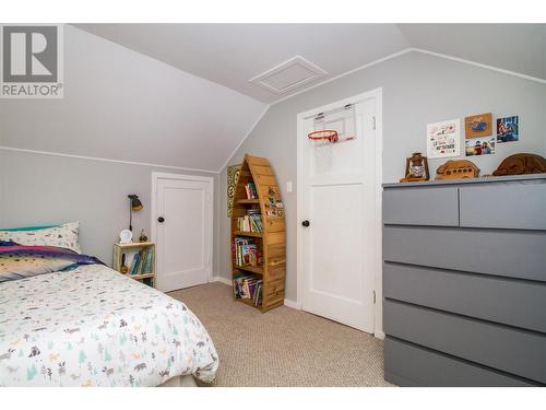 507 Seventh Street E, Revelstoke, BC - Indoor Photo Showing Bedroom