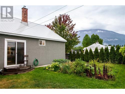 507 Seventh Street E, Revelstoke, BC - Outdoor