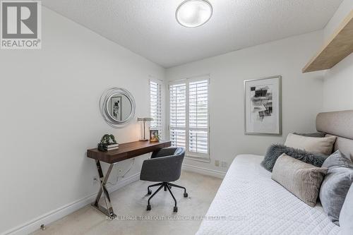 207 - 2 Alexandra Boulevard W, Toronto, ON - Indoor Photo Showing Bedroom