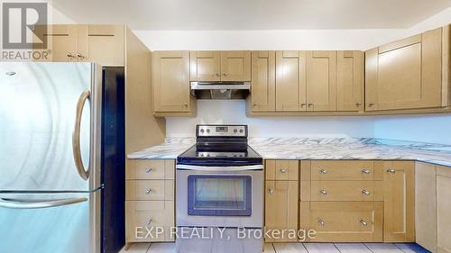 906 - 130 Neptune Drive, Toronto, ON - Indoor Photo Showing Kitchen