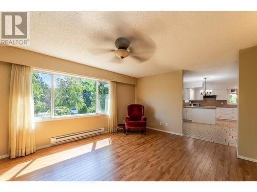 13018 Armstrong Avenue, Summerland, BC - Indoor