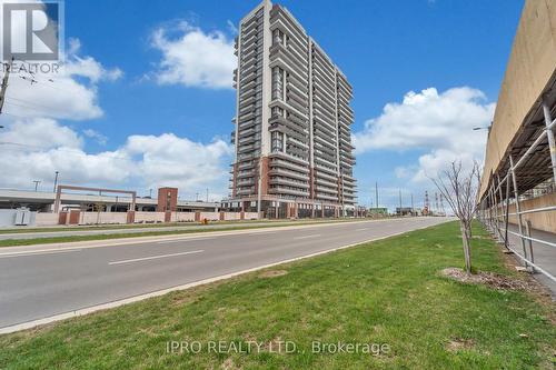 1917 - 2550 Simcoe Street N, Oshawa, ON - Outdoor With Facade