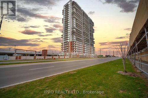 1917 - 2550 Simcoe Street N, Oshawa, ON - Outdoor With Facade