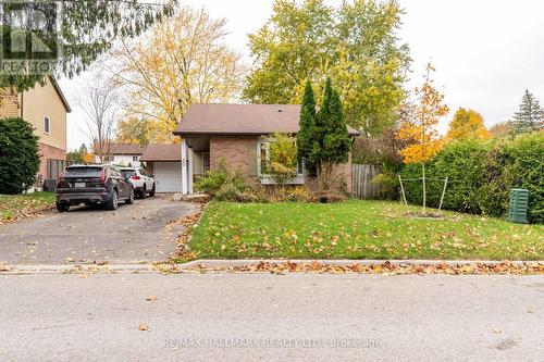 50 Stoddart Drive, Aurora, ON - Outdoor