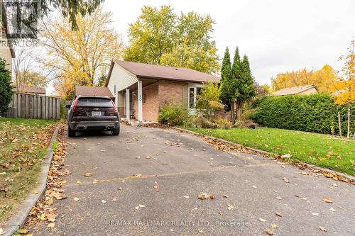 50 Stoddart Drive, Aurora, ON - Outdoor