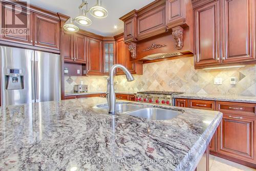 150 Andrew Hill Drive, Vaughan, ON - Indoor Photo Showing Kitchen With Stainless Steel Kitchen With Double Sink With Upgraded Kitchen