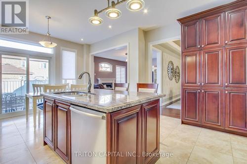 150 Andrew Hill Drive, Vaughan, ON - Indoor Photo Showing Kitchen