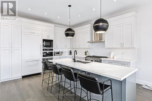 107 Sladden Court, Blue Mountains, ON - Indoor Photo Showing Kitchen With Upgraded Kitchen