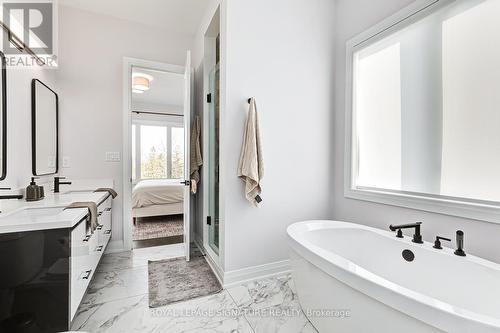 107 Sladden Court, Blue Mountains, ON - Indoor Photo Showing Bathroom