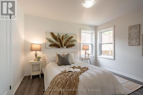 85 Walter Avenue N, Hamilton, ON - Indoor Photo Showing Bedroom